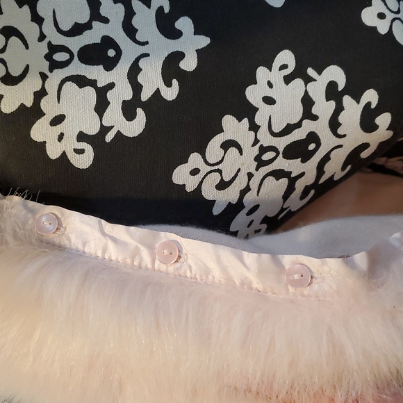 Valerie Stevens Cashmere removable faux fur collar - Picture 4 of 7